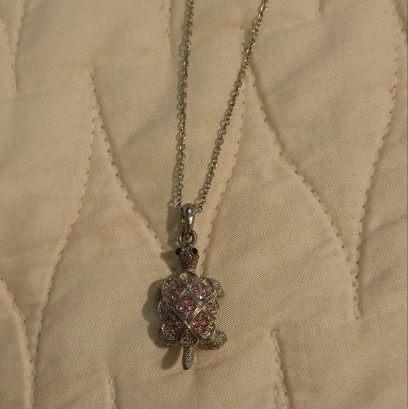 Elegant Pink and Silver Turtle Pendant - Picture 3 of 3